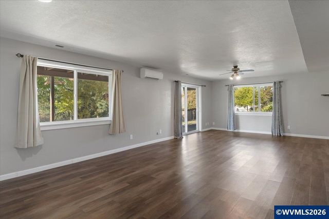 8471 Tyrone Ln SE, Salem, OR 97317