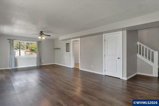 8471 Tyrone Ln SE, Salem, OR 97317