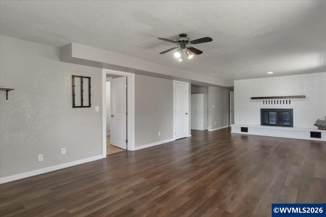 8471 Tyrone Ln SE, Salem, OR 97317
