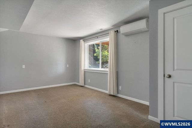 8471 Tyrone Ln SE, Salem, OR 97317