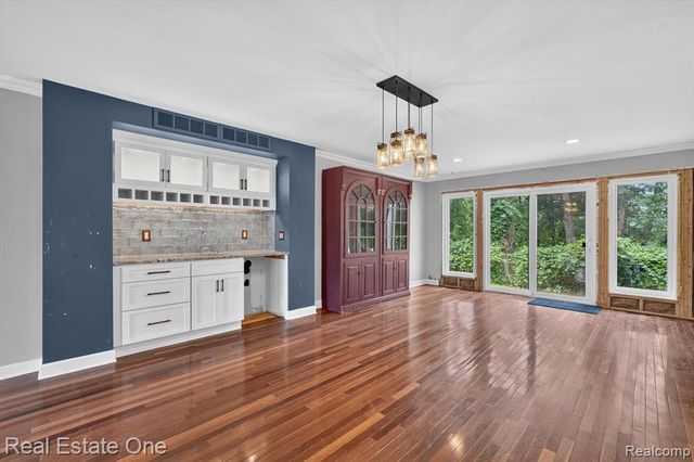 904 N Park Street, Highland, MI 48356