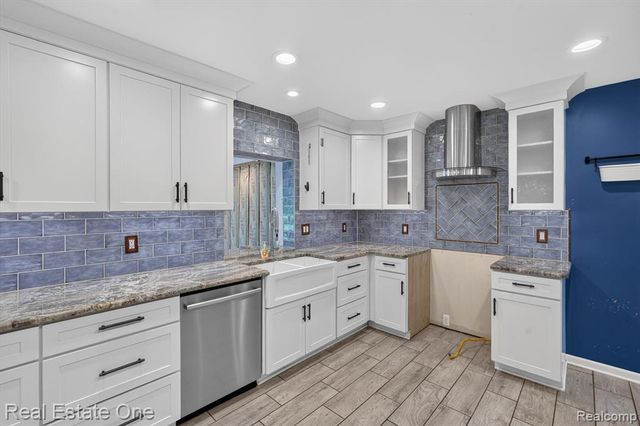 904 N Park Street, Highland, MI 48356