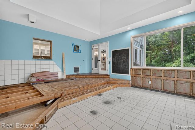 904 N Park Street, Highland, MI 48356