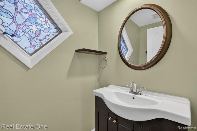 904 N Park Street, Highland, MI 48356