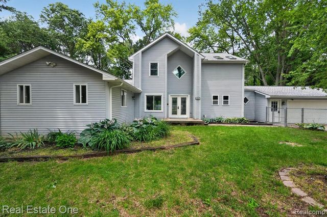 904 N Park Street, Highland, MI 48356
