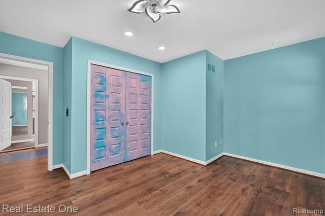 904 N Park Street, Highland, MI 48356