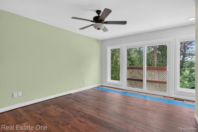 904 N Park Street, Highland, MI 48356