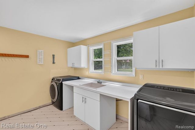 904 N Park Street, Highland, MI 48356