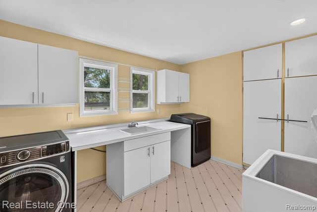 904 N Park Street, Highland, MI 48356