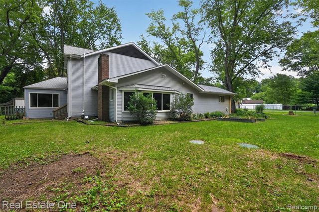 904 N Park Street, Highland, MI 48356