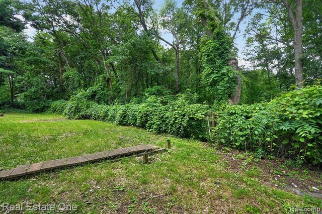904 N Park Street, Highland, MI 48356