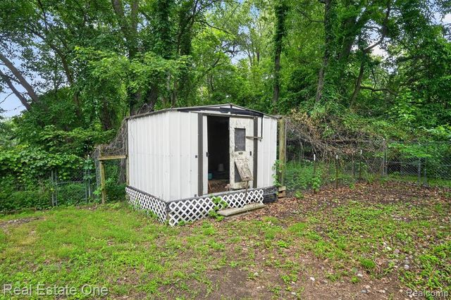 904 N Park Street, Highland, MI 48356