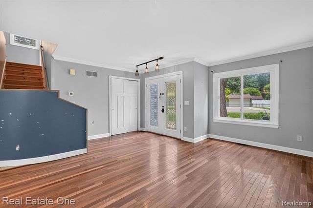 904 N Park Street, Highland, MI 48356