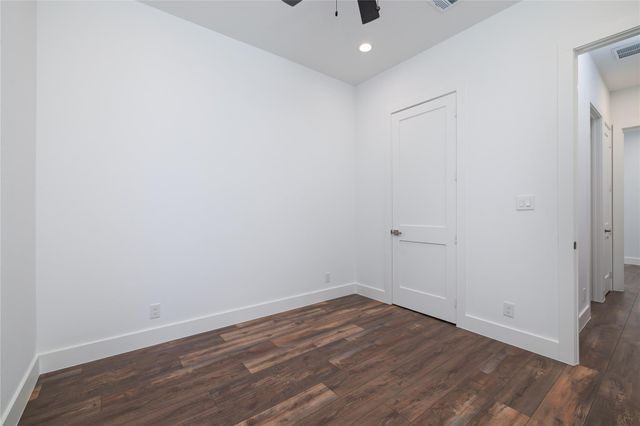 1049 Broadmoor Drive, Huntsville, TX 77340