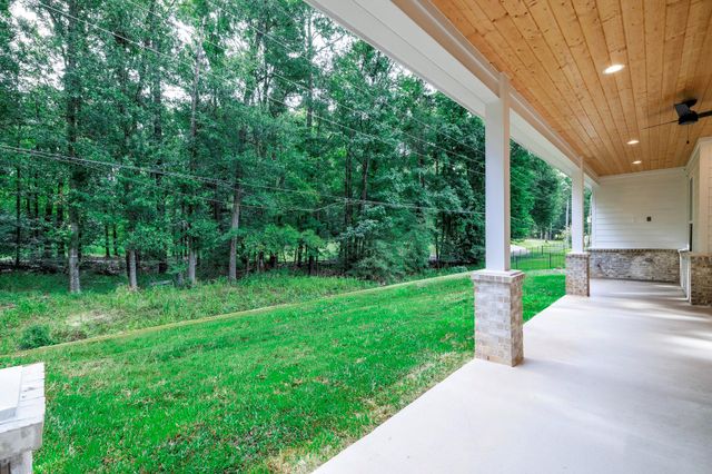1049 Broadmoor Drive, Huntsville, TX 77340