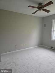 11 LOCKE CT, Newark, DE 19702