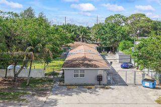 2540 NW 90th St, Miami, FL 33147