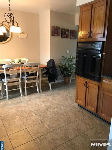12 Rolling Ridge 12A, Montvale, NJ 07645