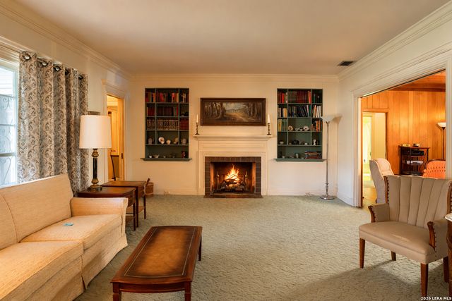 908 Garraty Rd, Terrell Hills, TX 78209