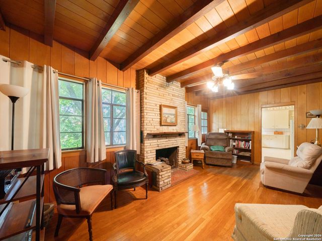 908 Garraty Rd, Terrell Hills, TX 78209