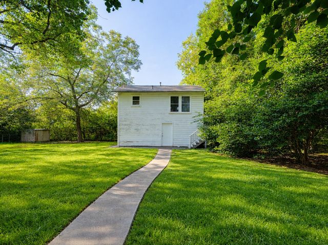 908 Garraty Rd, Terrell Hills, TX 78209