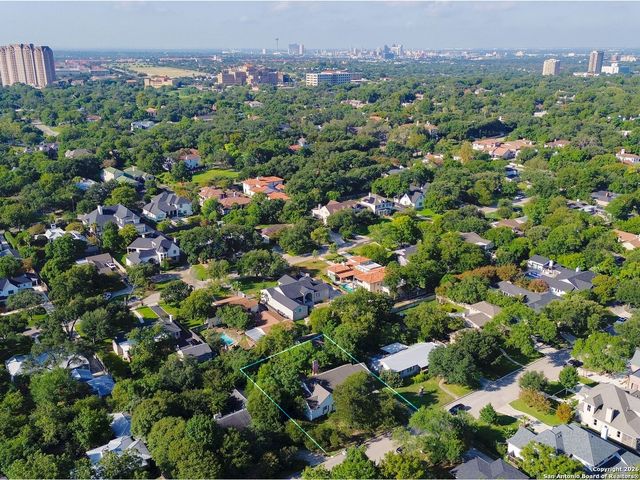 908 Garraty Rd, Terrell Hills, TX 78209