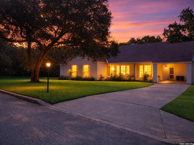 908 Garraty Rd, Terrell Hills, TX 78209