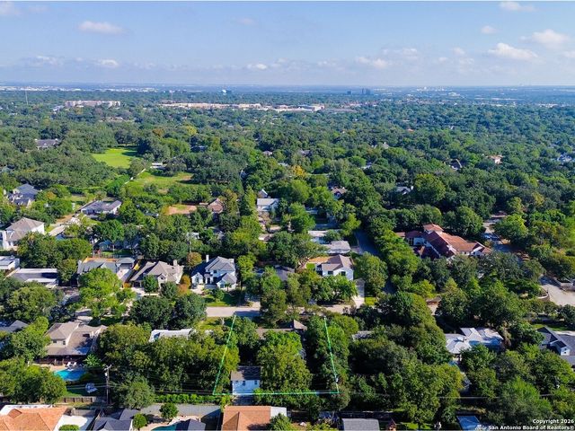 908 Garraty Rd, Terrell Hills, TX 78209