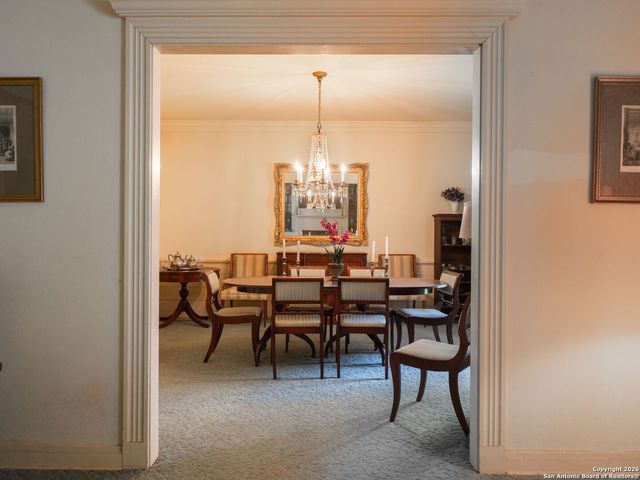 908 Garraty Rd, Terrell Hills, TX 78209