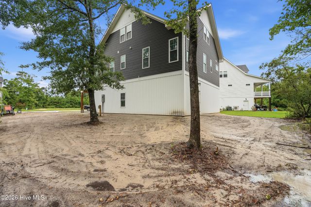 305 Landon Lane, Sneads Ferry, NC 28460