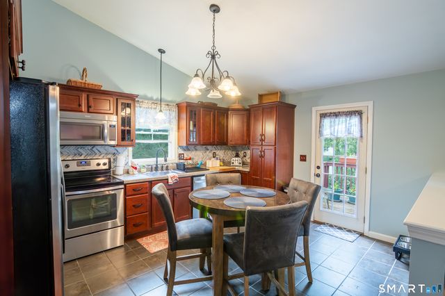 84 Juniper Way, Brooklyn, CT 06234