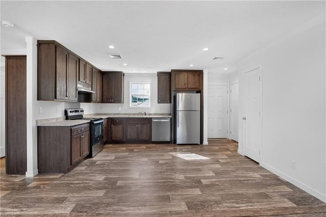 2394 Perrin Creek RD, Hayes, VA 23072