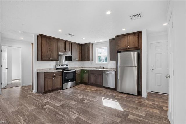 2394 Perrin Creek RD, Hayes, VA 23072