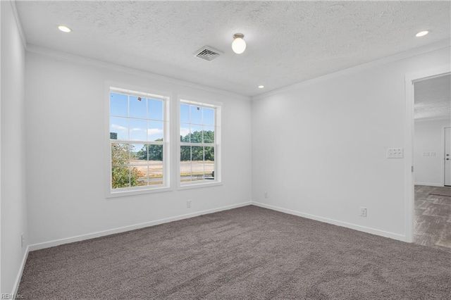 2394 Perrin Creek RD, Hayes, VA 23072