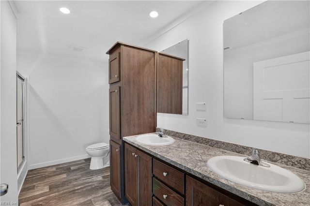 2394 Perrin Creek RD, Hayes, VA 23072