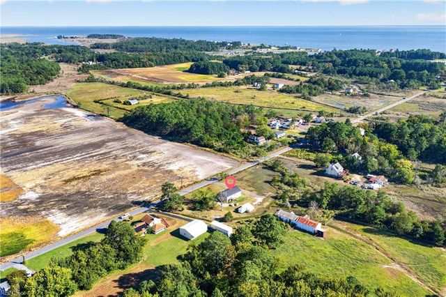 2394 Perrin Creek RD, Hayes, VA 23072