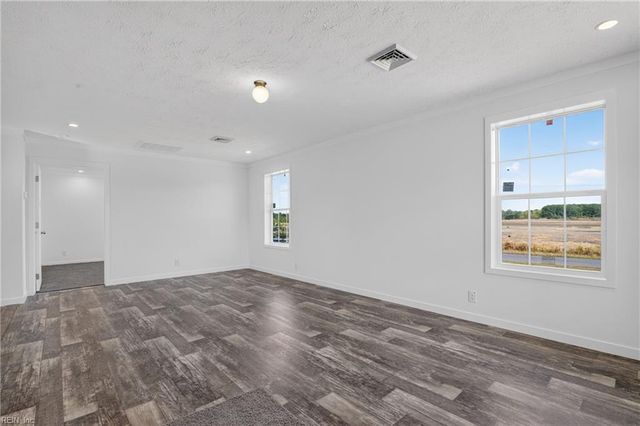 2394 Perrin Creek RD, Hayes, VA 23072