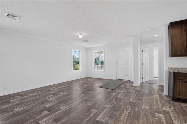 2394 Perrin Creek RD, Hayes, VA 23072