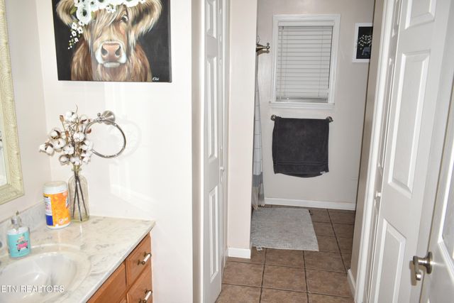 306 Mountain Rd, New Tazewell, TN 37825