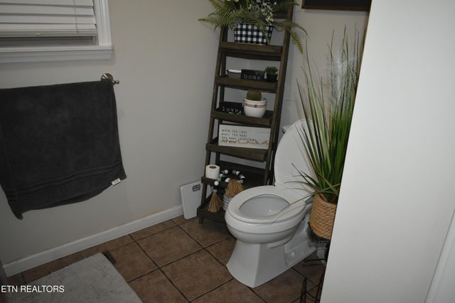 306 Mountain Rd, New Tazewell, TN 37825