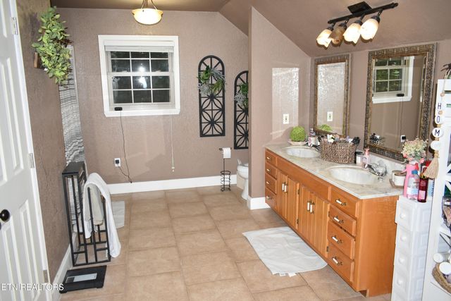 306 Mountain Rd, New Tazewell, TN 37825