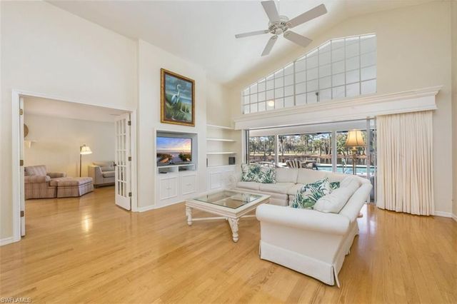 25 Grey Wing PT, Naples, FL 34113