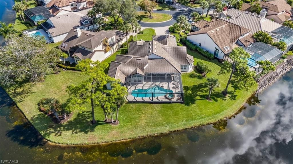 25 Grey Wing PT, Naples, FL 34113