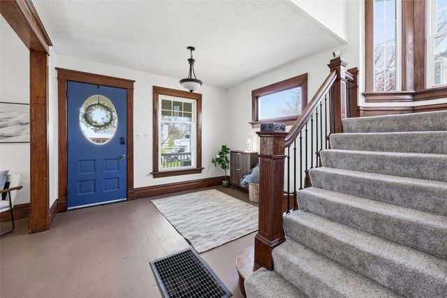1727 B Avenue NE, Cedar Rapids, IA 52402