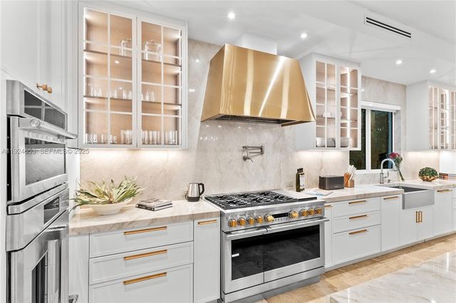 6080 SW 104th St, Pinecrest, FL 33156