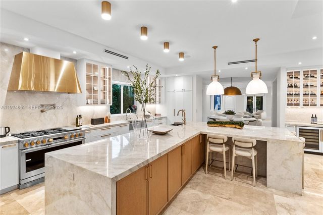 6080 SW 104th St, Pinecrest, FL 33156