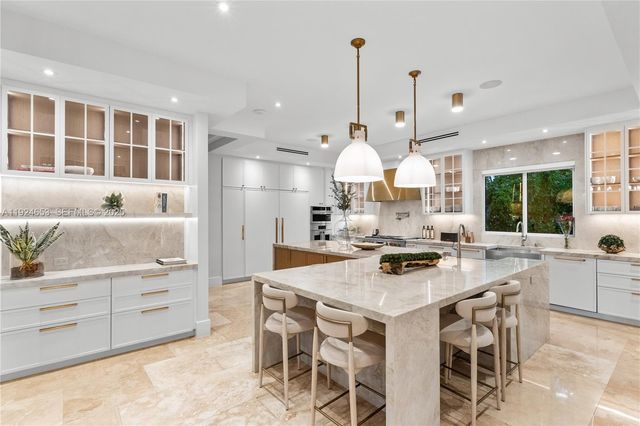 6080 SW 104th St, Pinecrest, FL 33156