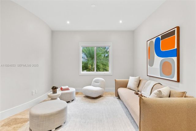 6080 SW 104th St, Pinecrest, FL 33156