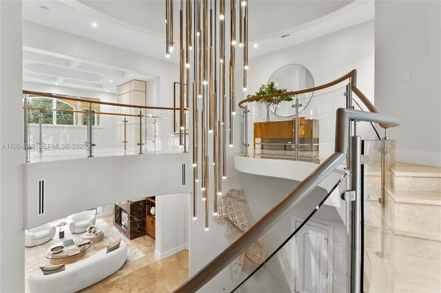 6080 SW 104th St, Pinecrest, FL 33156