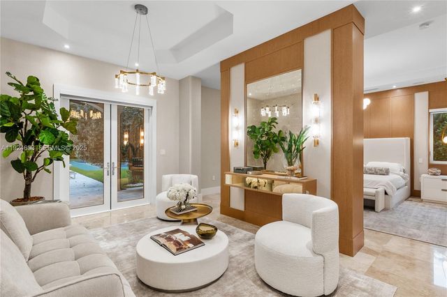 6080 SW 104th St, Pinecrest, FL 33156